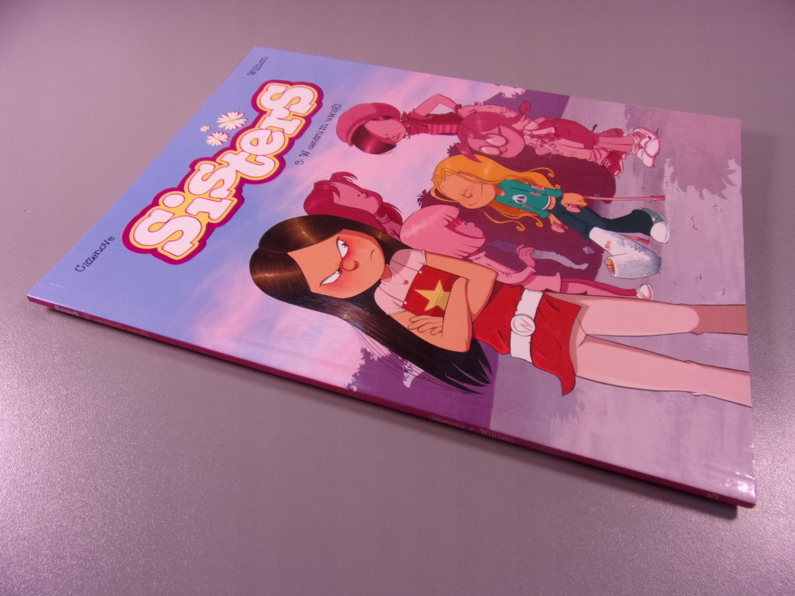 SISTERS 5. W CENTRUM UWAGI 2021 r.