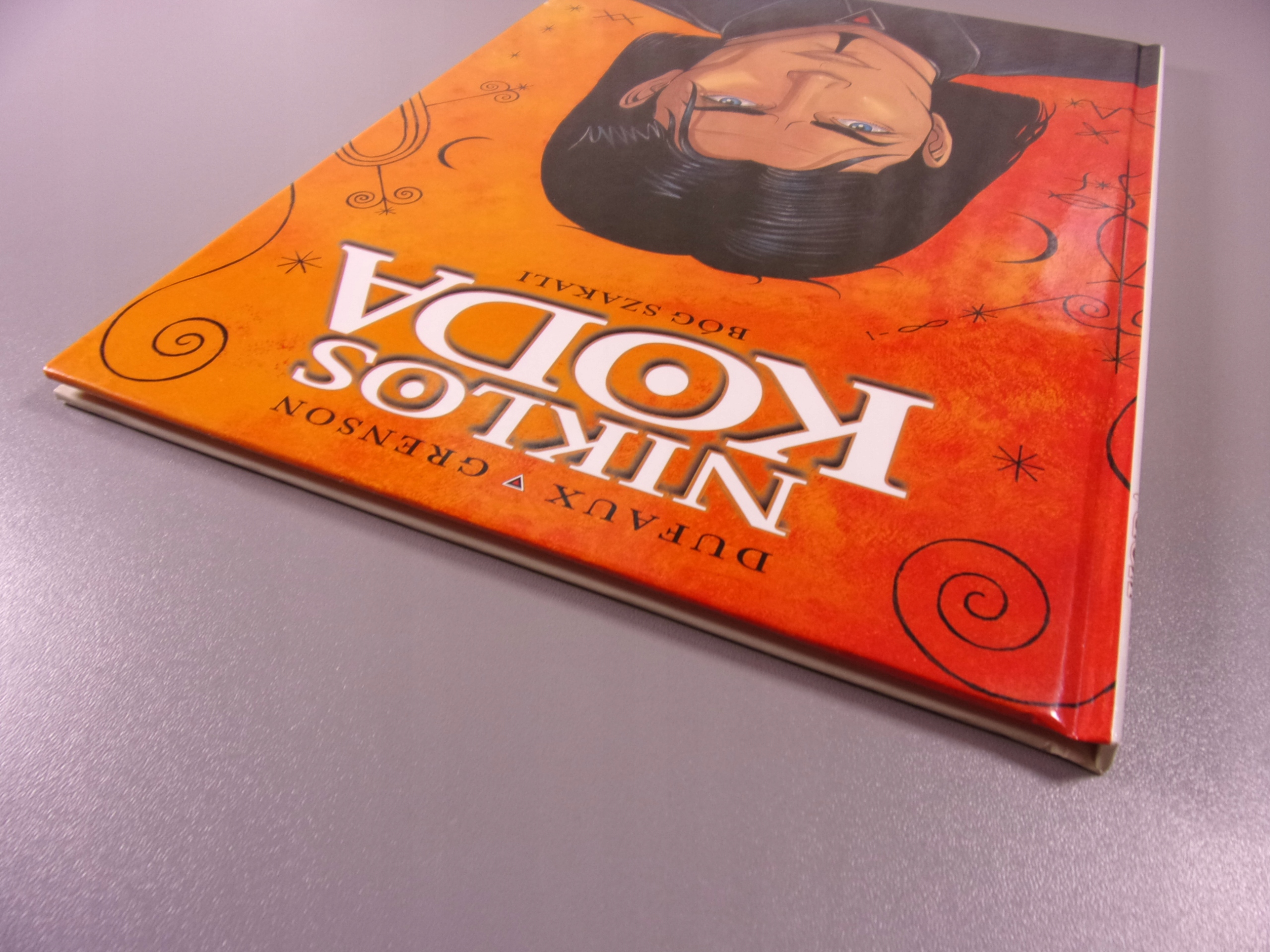 NIKOLAS KODA BÓG SZAKALI wyd. I 2002 r.