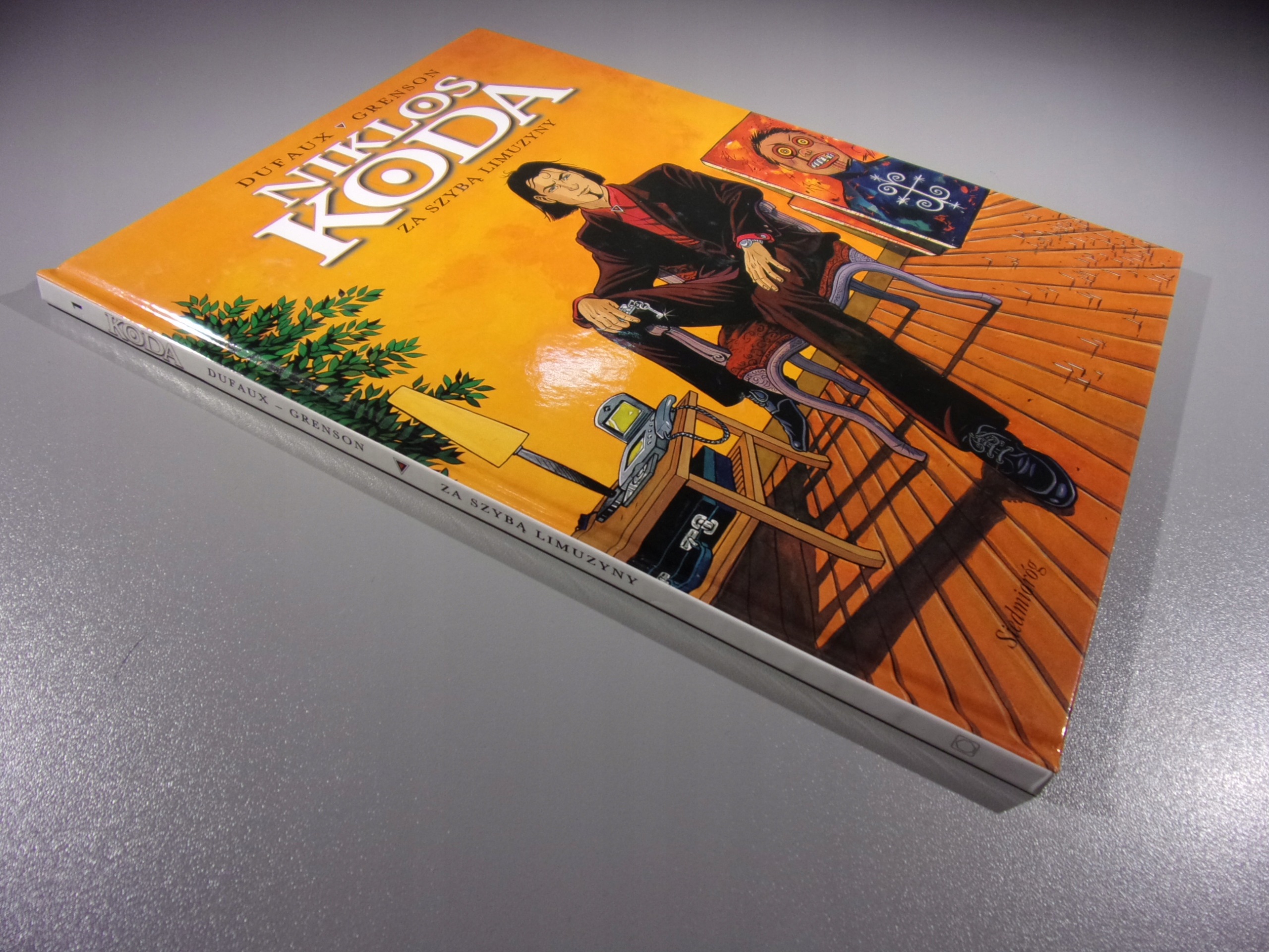 NIKOLAS KODA 1. ZA SZYBĄ LIMUZYNY wyd. I 2002 r.