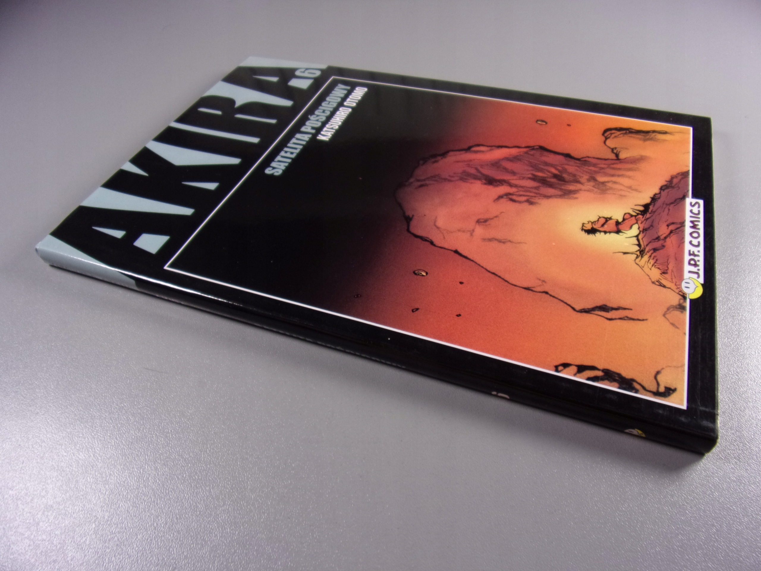 AKIRA 6. SATELITA POŚCIGOWY wyd. I 2000 r.