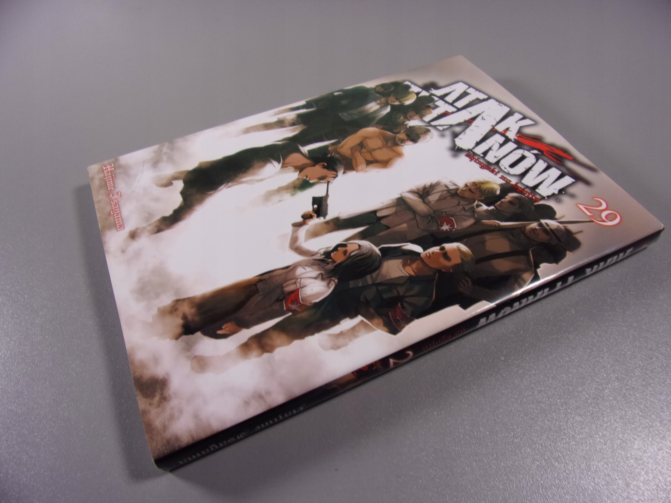 ATAK TYTANÓW tom 29